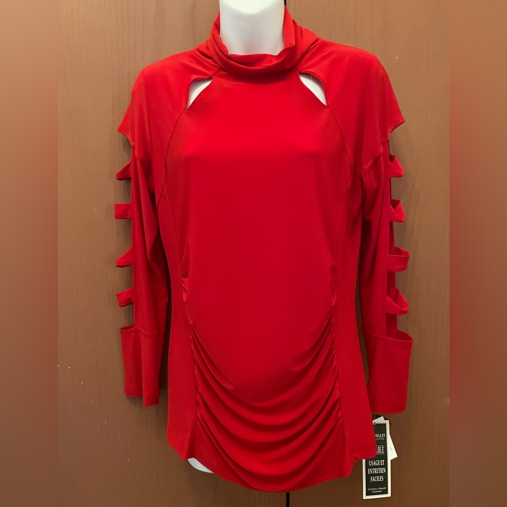 ⬇️ $39 ⬇️Marallis Collection Med Red Cold Shoulder Jersey long sleeved top. NWT.